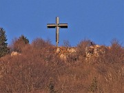 75 Maxi zoom sulla croce di Cima Zambelli (1550 m)